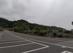 バス通り・（北東向）北口バス停風景