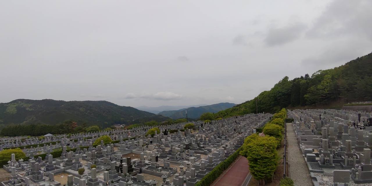 11区7番墓所から園内（北）風景