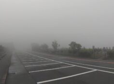 バス通り（北東向）北口バス停風景