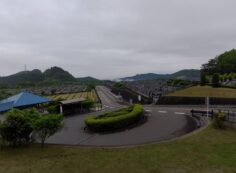 霊園北入口から園内風景