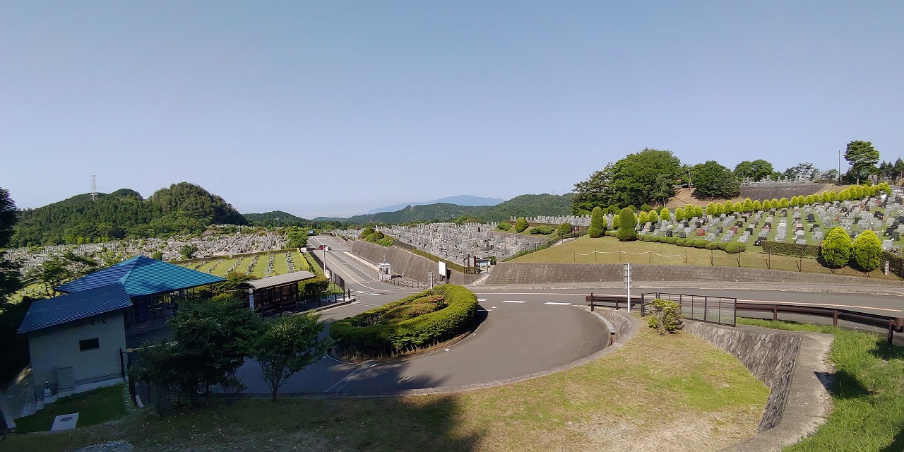 霊園北入り口から風景