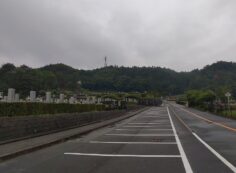 バス通り（北東向き）北口バス停方向