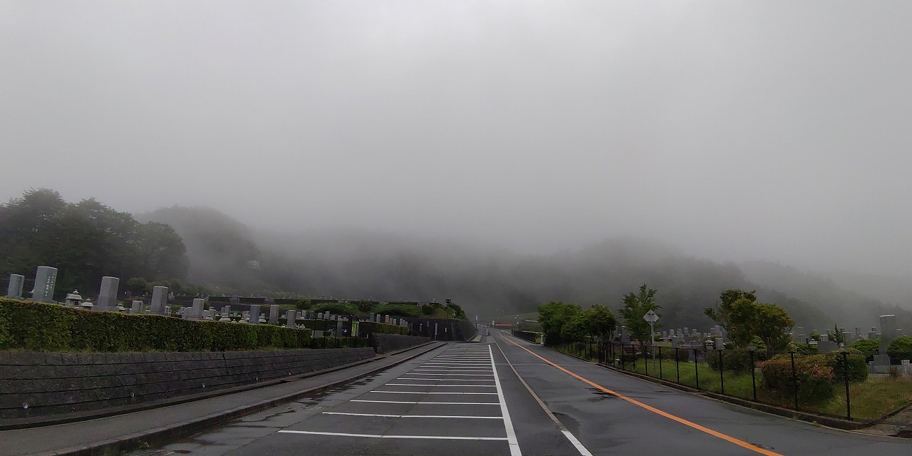 バス通り（北東向き）北口バス停方向