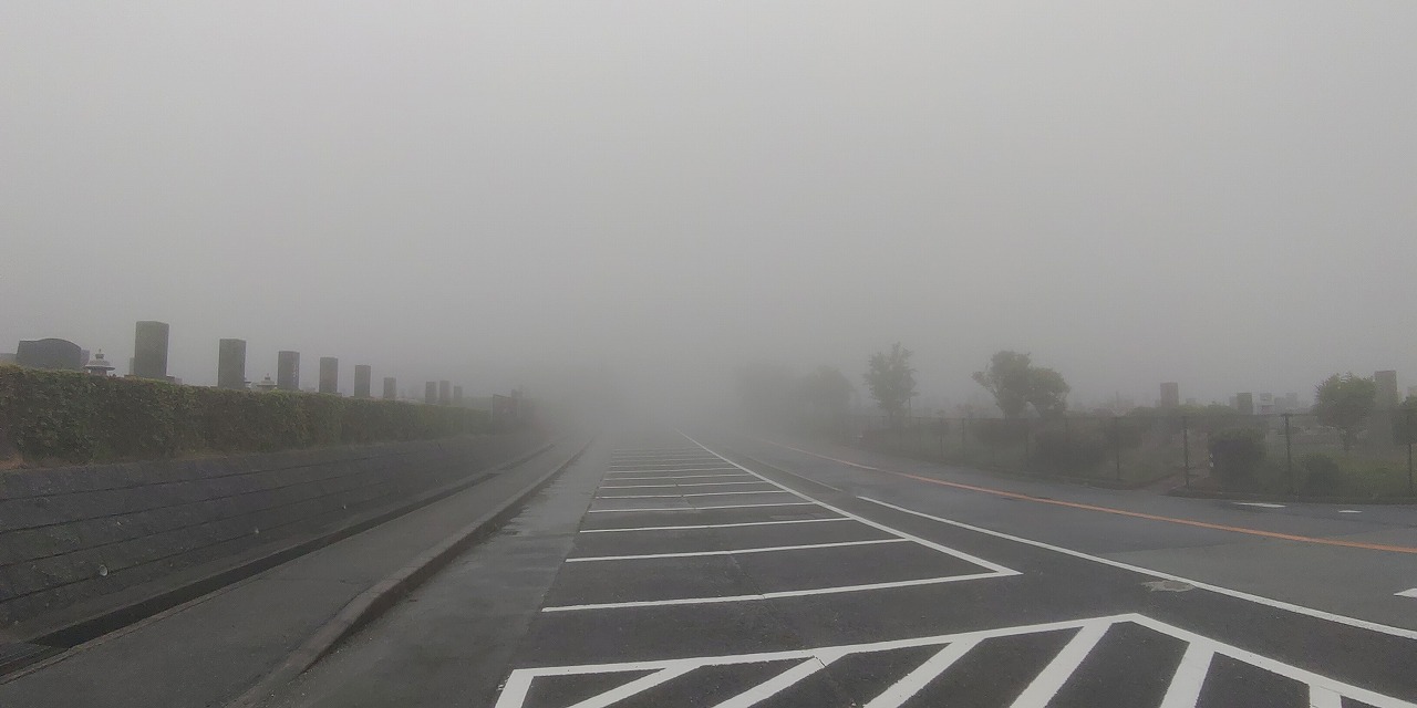 バス通り（北東向き）北口バス停方向