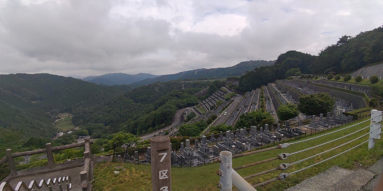 7区3番墓所上段駐車場からの風景