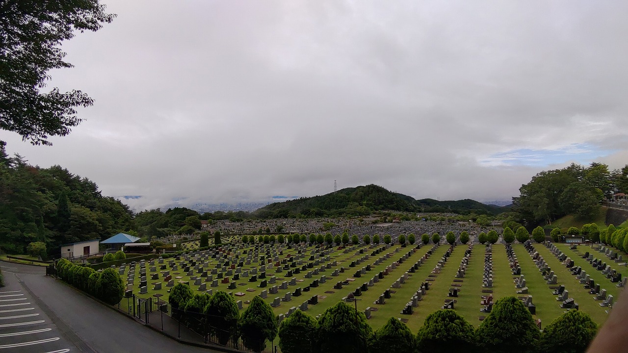 11区2番芝生墓所からの風景