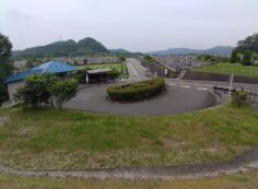 霊園北入り口から園内風景