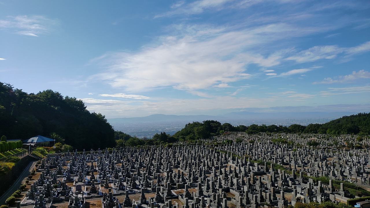 11区1番墓所から園内（南）風景