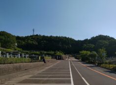 バス通り（北東向き）北口バス停方向