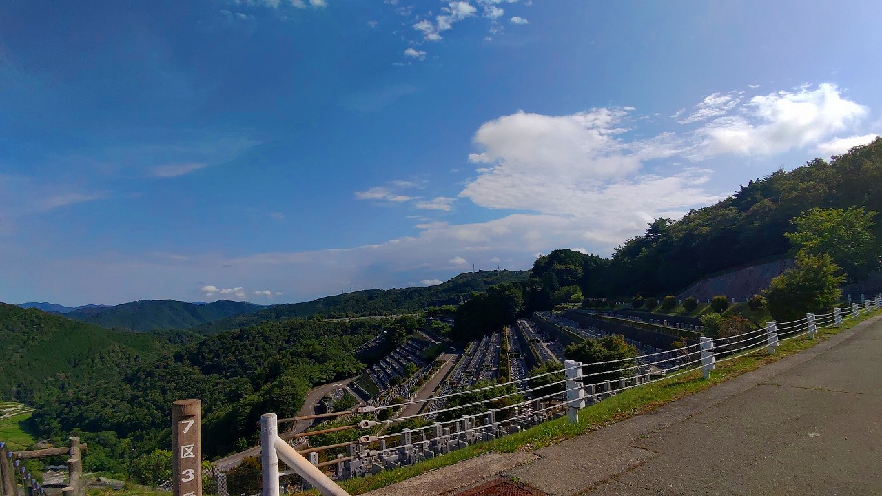 7区3番墓所上段駐車場からの風景①