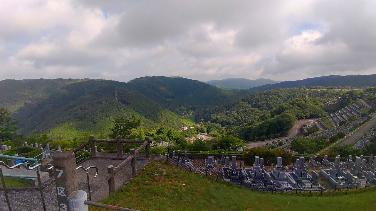 7区3番墓所上段駐車場からの風景②