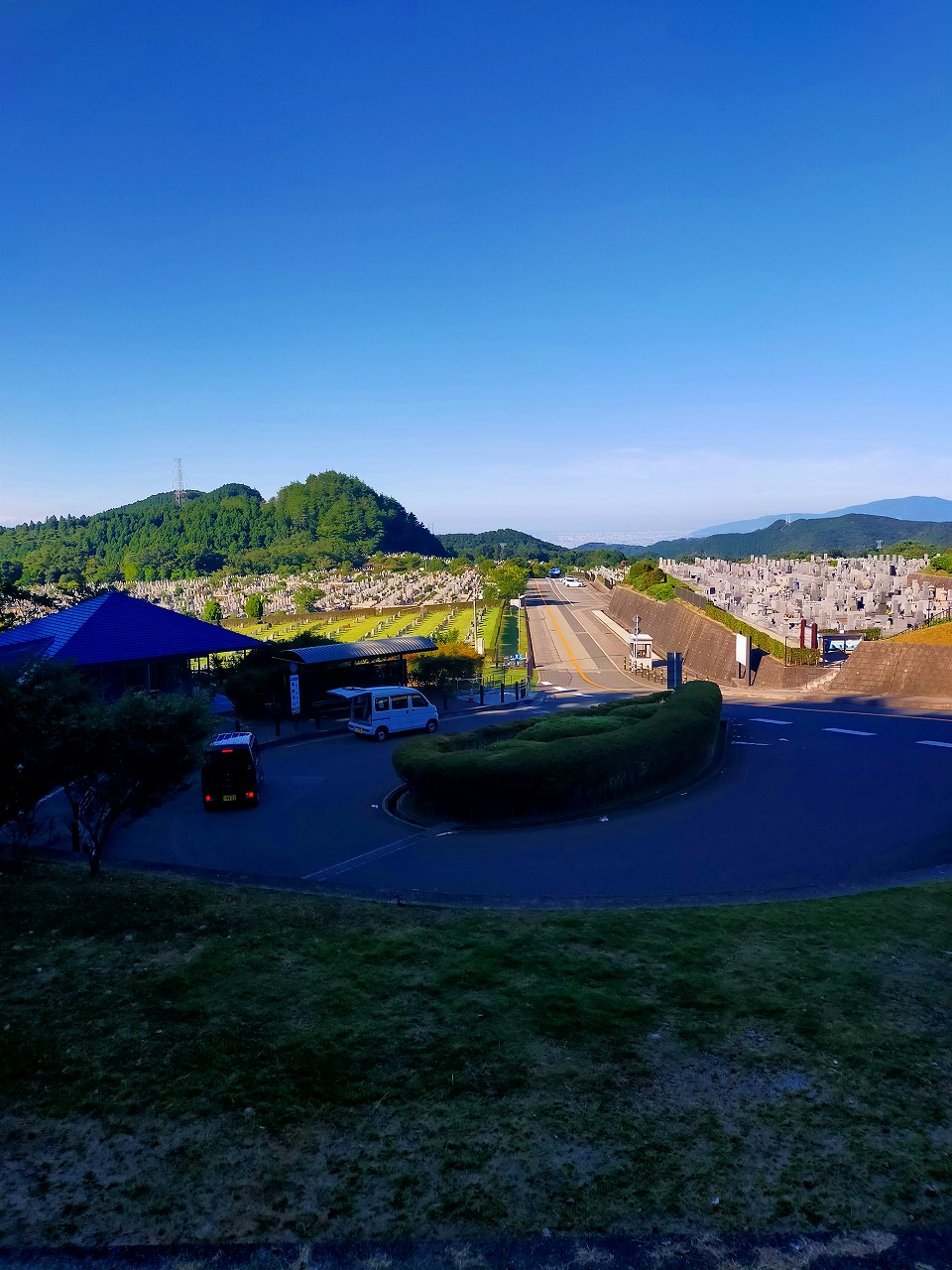 霊園北入り口から風景