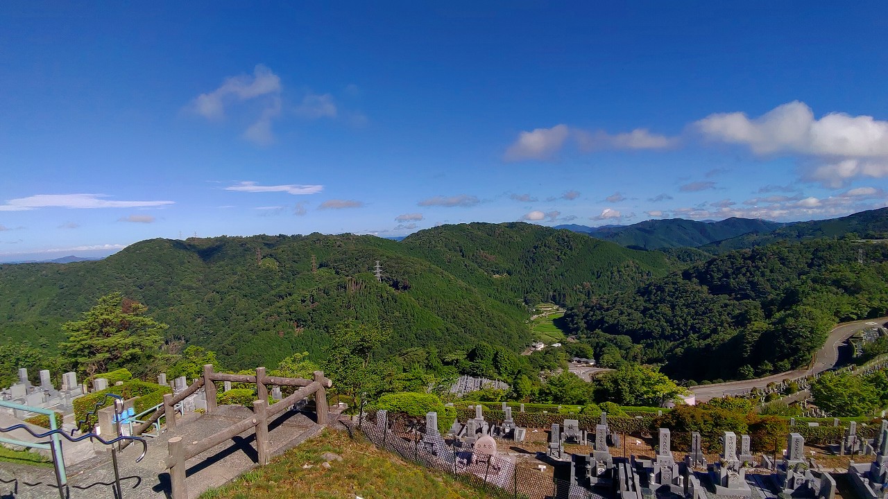 7区3番墓所上段駐車場から風景②