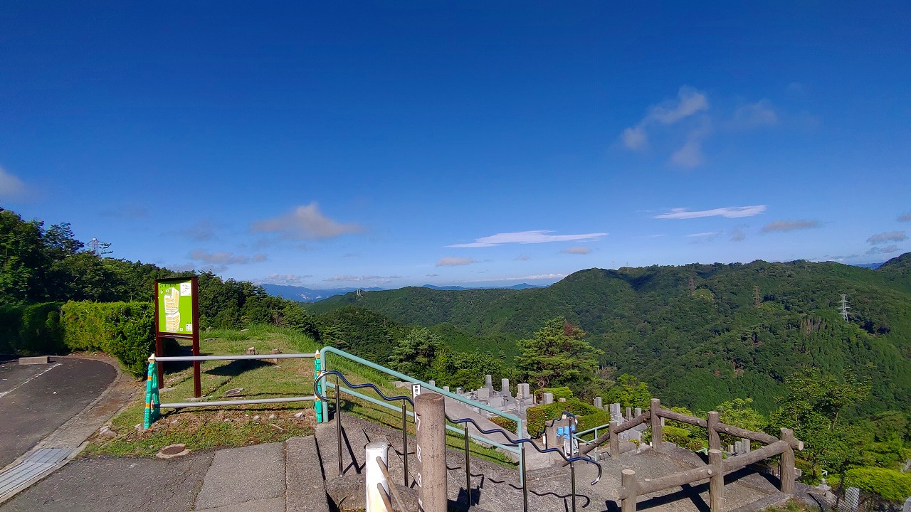 7区3番墓所上段駐車場から風景③