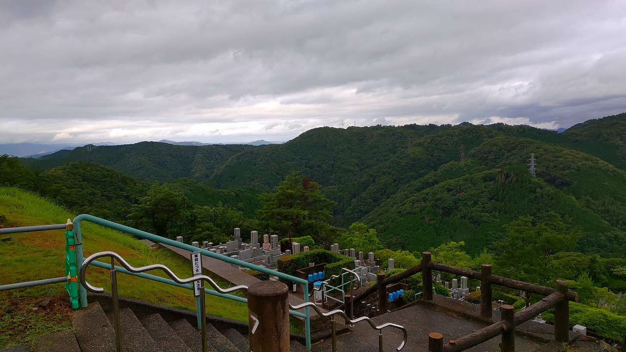 7区3番墓所上段駐車場から風景③