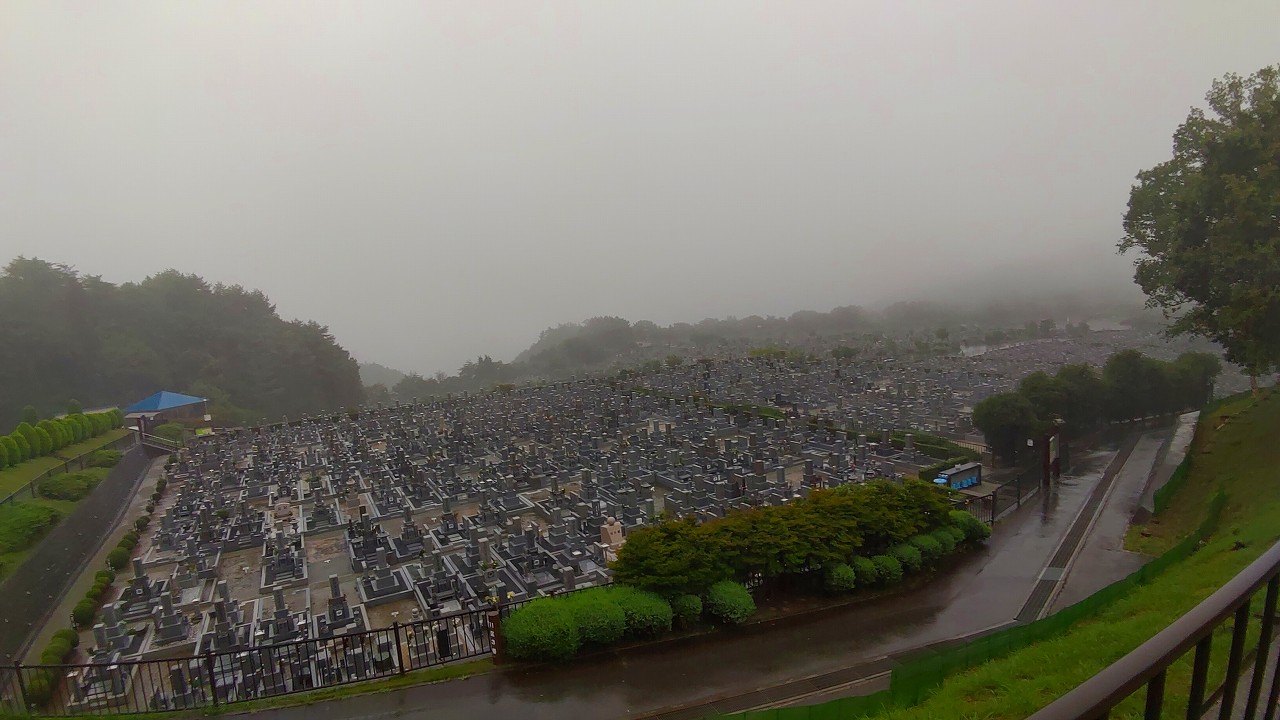 11区1番墓所から園内（南）風景