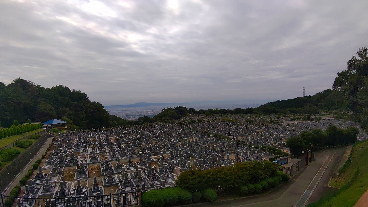 11区1番墓所から園内（南）風景