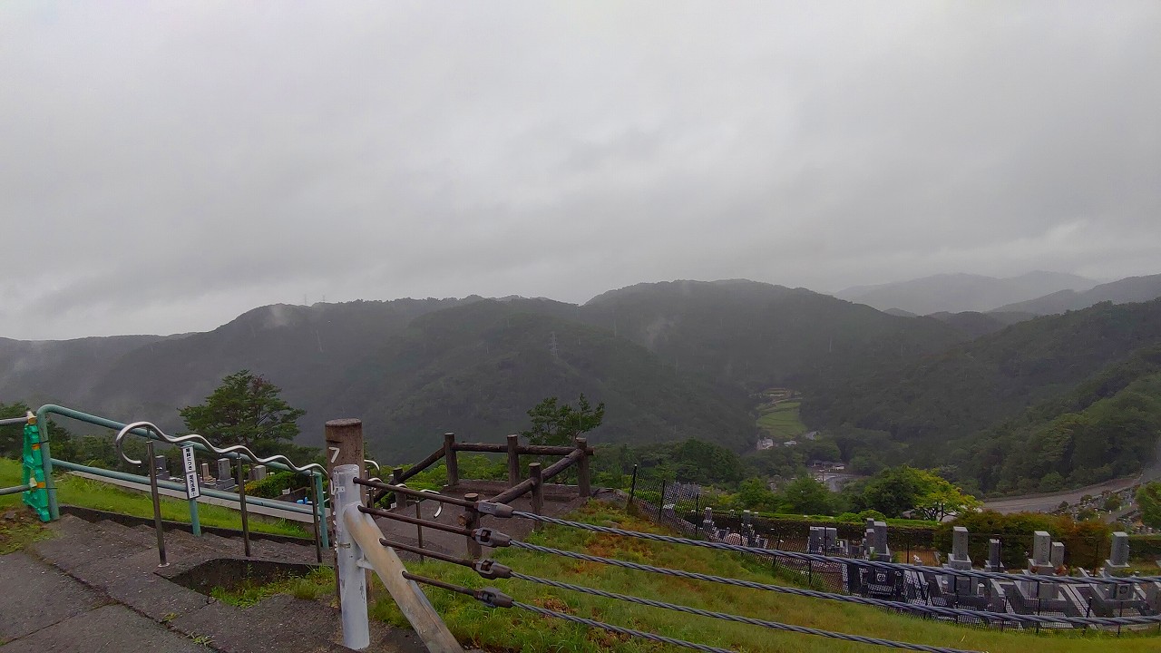 7区3番墓所上段駐車場から風景②