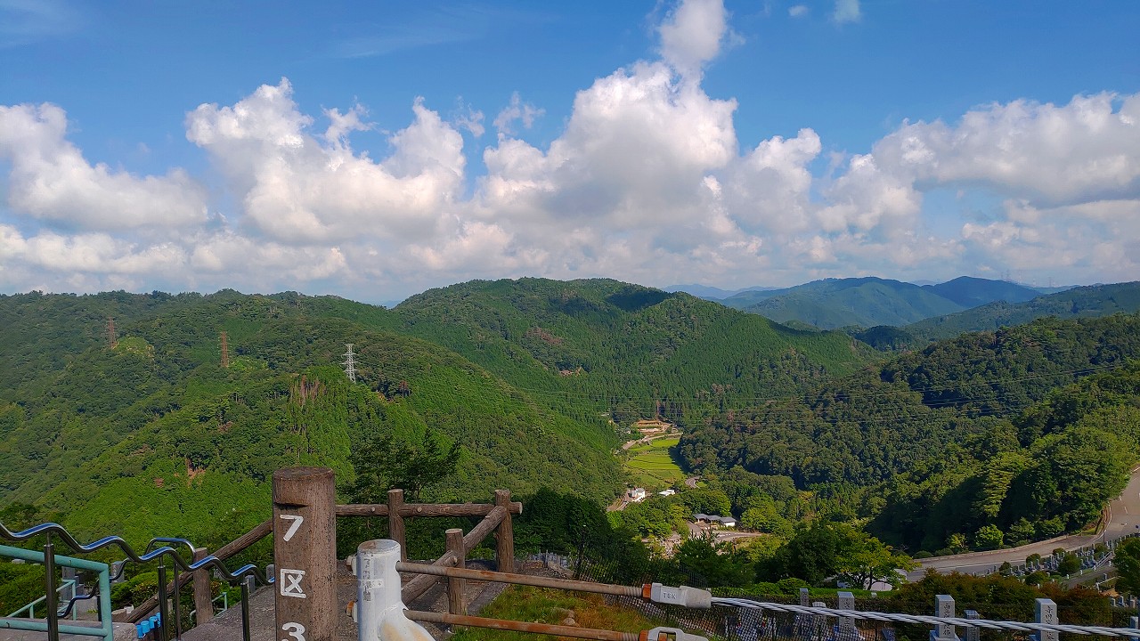 7区3番墓所上段駐車場から風景②