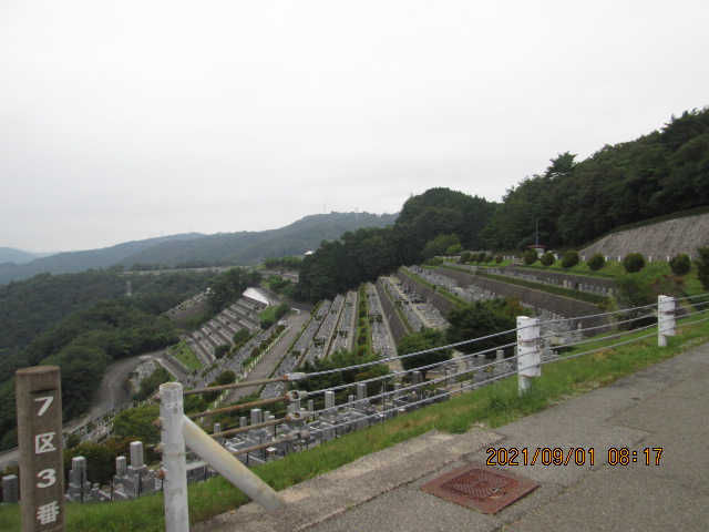 7区3番墓所上段駐車場から①