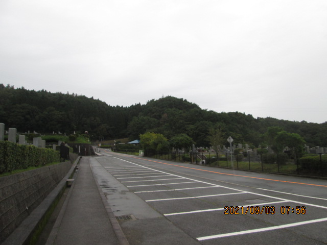 バス通り（北東向き）北口バス停方向