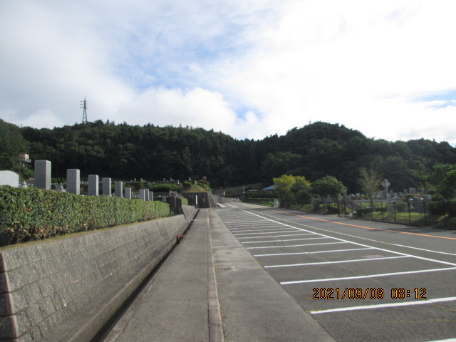 バス通り（北東向き）北口バス停風方向