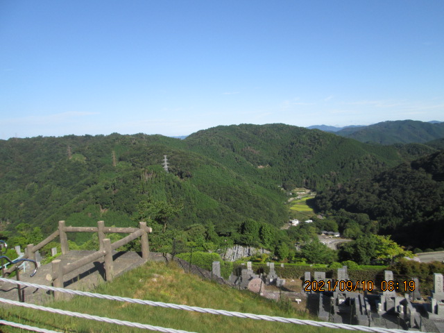 7区3番墓所上段駐車場から風景②