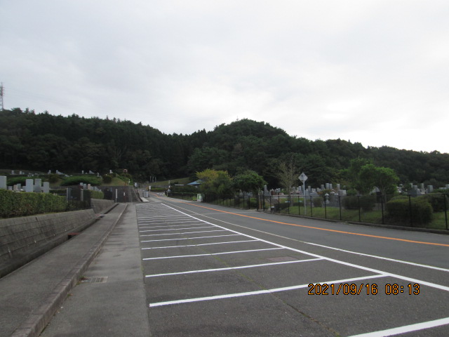 バス通り（北東向き）北口バス停方向