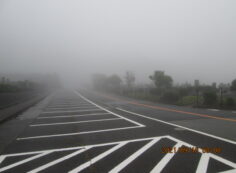 バス通り（北東向き）北口バス停方向