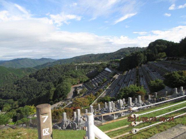 7区3番墓所上段駐車場から風景①