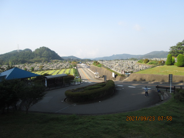 霊園北入り口から風景　