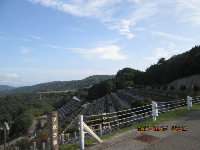 7区3番墓所上段駐車場から風景①