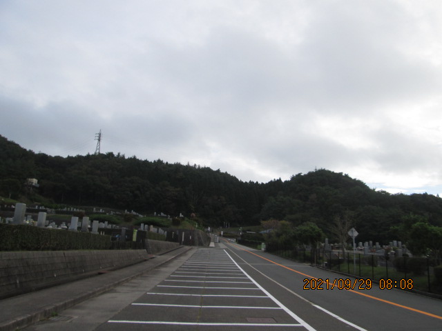 バス通り（北東向き）北口バス停方向