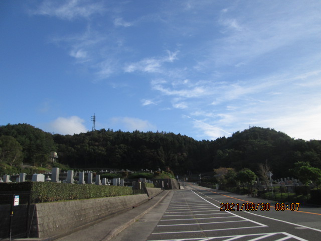 バス通り（北東向き）北口バス停風景