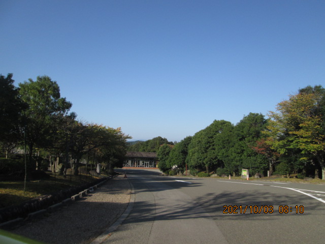 朝の中央休憩所風景