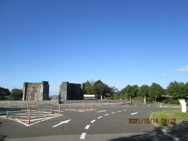 バス通りモニュメント方向風景