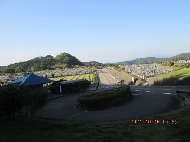 霊園北入り口から風景　気温18度