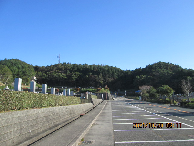 バス通り’（北東向き）北口バス停方向