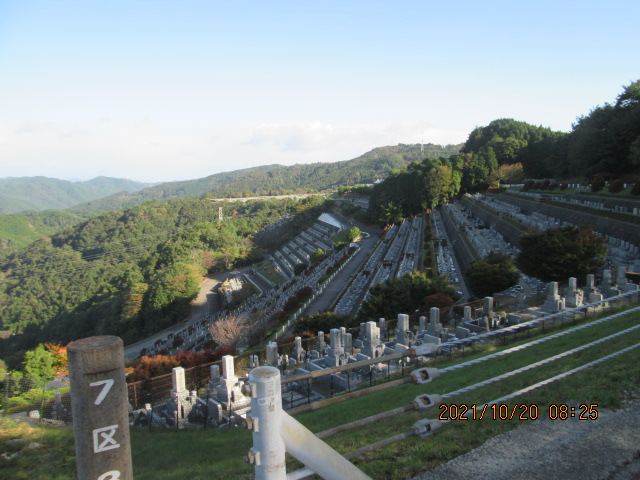 7区3番墓所上段駐車場から風景①