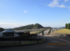 霊園北入り口から風景