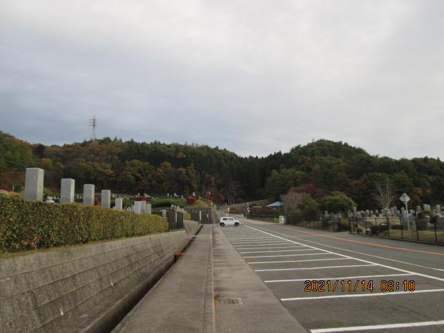 バス通り（北東向き）北口バス停方向