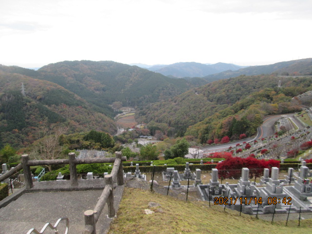 7区3番墓所上段駐車場から風景②