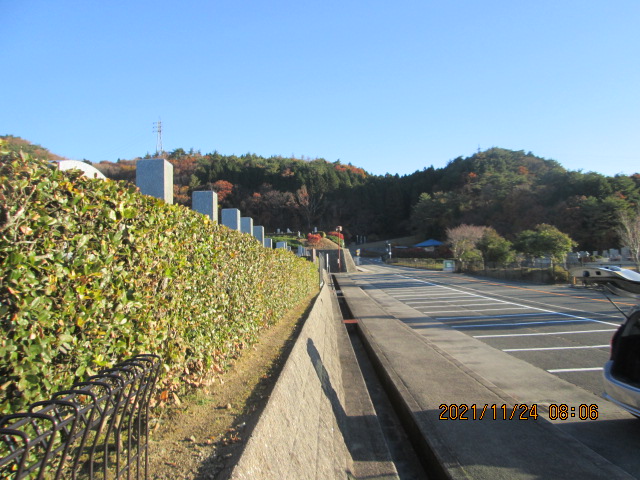 バス通り’（北東向き）北口バス停方向