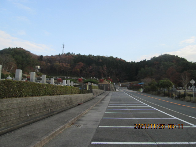 バス通り’（北東向き）北口バス停方向