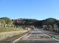 バス通り’（北東向き）北口バス停方向