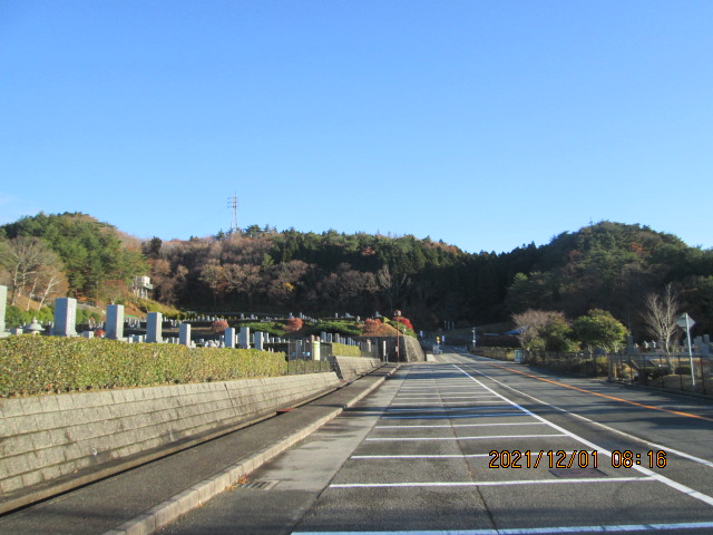 バス通り’（北東向き）北口バス停方向