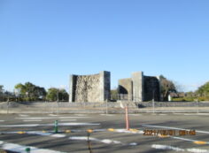 バス通りモニュメント方向風景