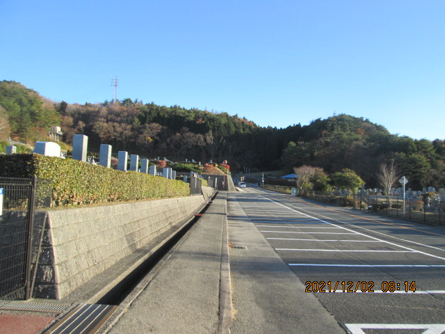 バス通り’（北東向き）北口バス停方向