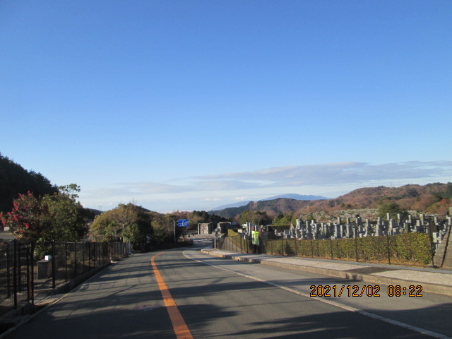 バス通りモニュメント方向風景