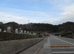 バス通り（北東方向）北口バス停風景